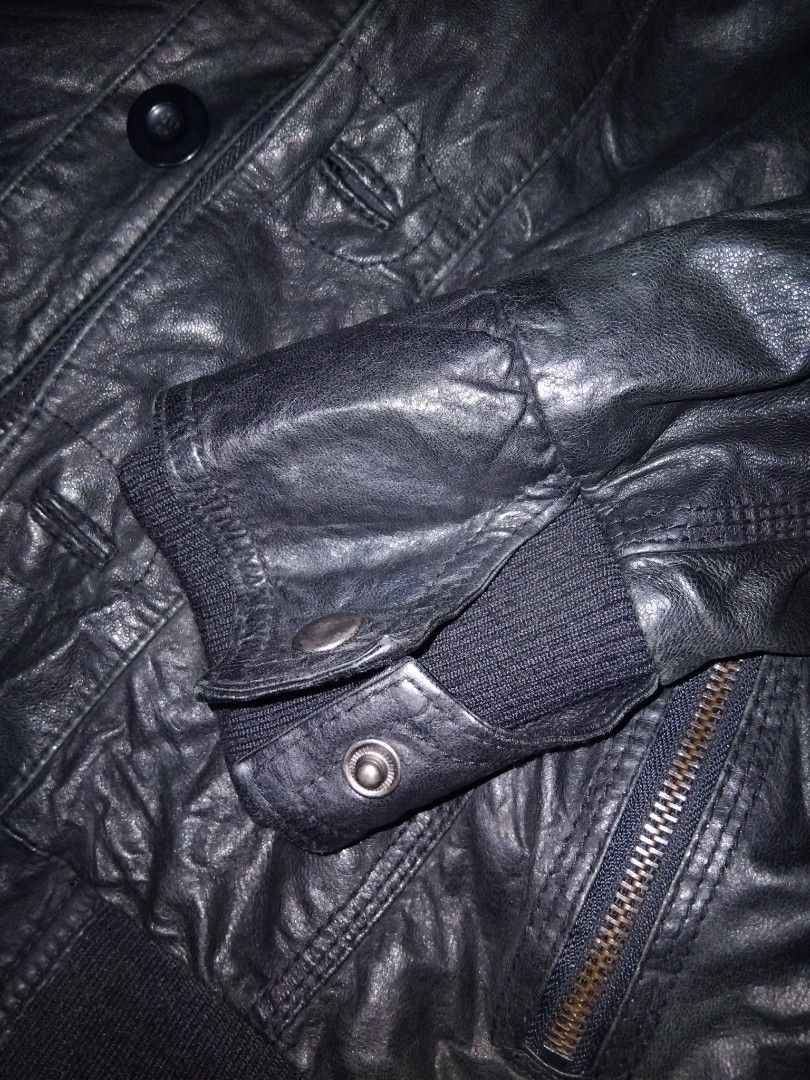 Vintage Leather Jacket (Category: Coats, Jackets and Outerwear) located in Manila. Submitted by tangian.mo (Listing ID 1462830583, Image 3). Description: Great condition Fits xs to m 499php + sf.