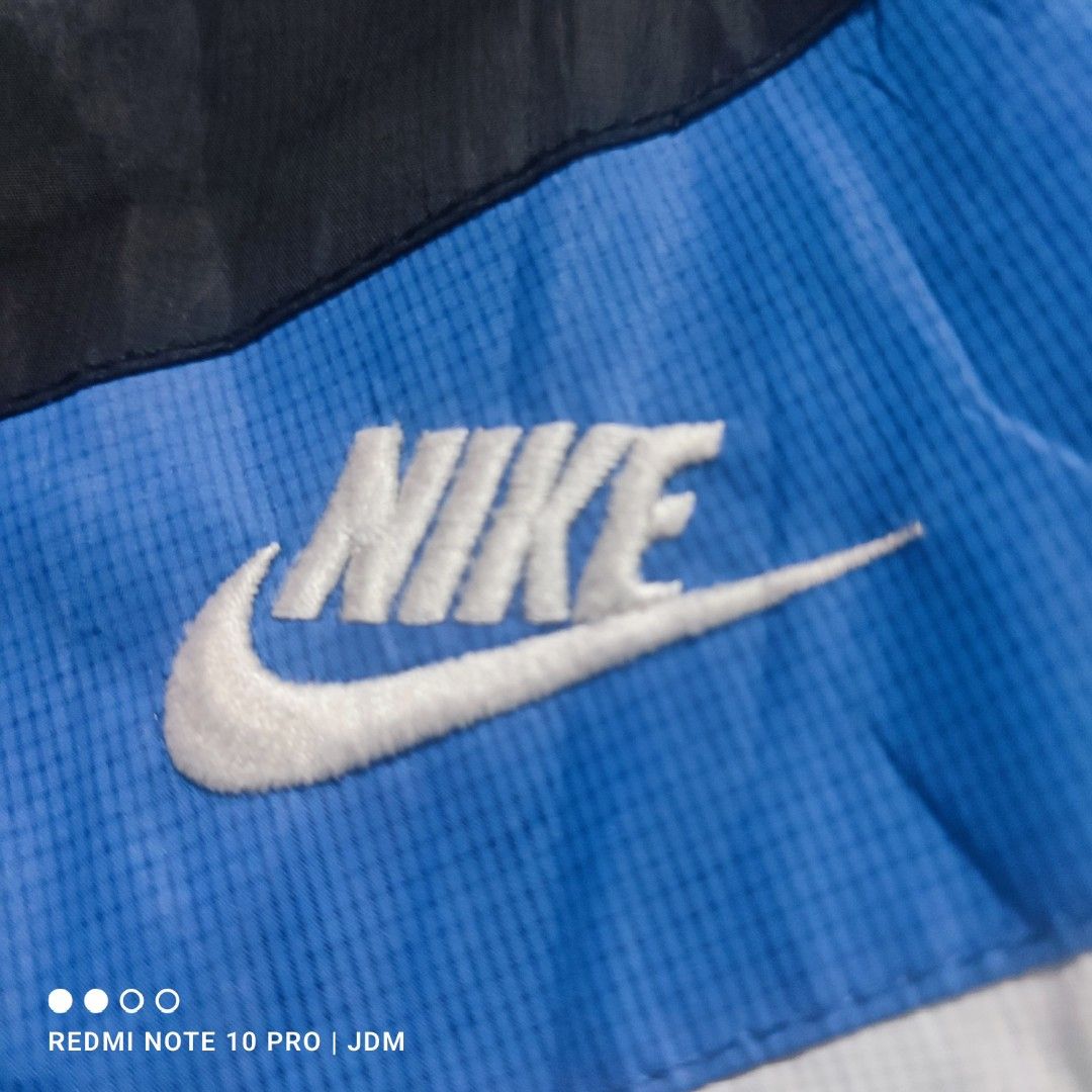 Vintage Nike ACG Jacket (Category: Coats, Jackets and Outerwear) located in Antipolo. Submitted by klashnikov (Listing ID 1462810310, Image 2). Description: Selling a Vintage Nike ACG Jacket in very good condition,Embroided Swoosh and ACG logo Size:Large Dimes:20x25.5 Tags:Complete Condition:Very good Honest issue:used/see last picture d naman halata kasi black Payment option:Bank transfer,gcash,cash ₱1000 only nego Pwede videocall for legitimacy