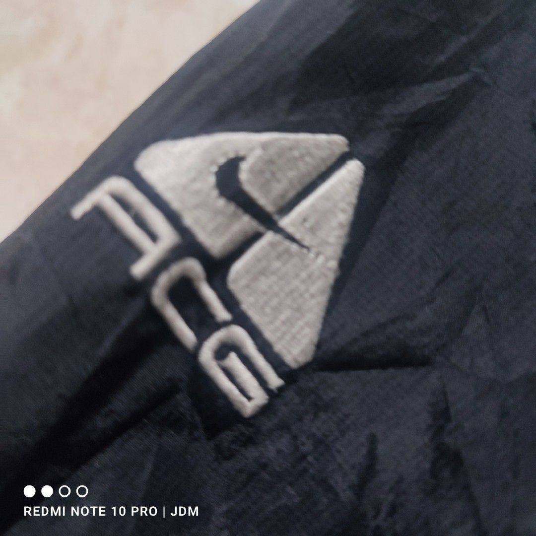 Vintage Nike ACG Jacket (Category: Coats, Jackets and Outerwear) located in Antipolo. Submitted by klashnikov (Listing ID 1462810310, Image 3). Description: Selling a Vintage Nike ACG Jacket in very good condition,Embroided Swoosh and ACG logo Size:Large Dimes:20x25.5 Tags:Complete Condition:Very good Honest issue:used/see last picture d naman halata kasi black Payment option:Bank transfer,gcash,cash ₱1000 only nego Pwede videocall for legitimacy