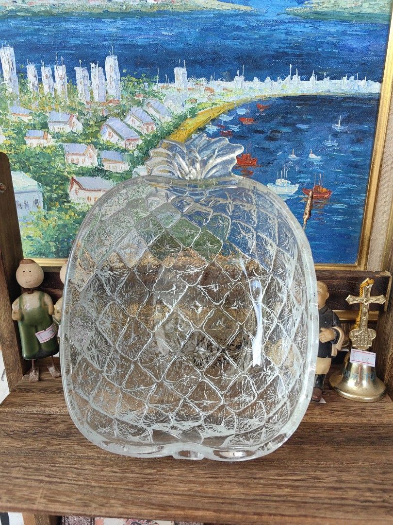 vintage pressed glass pineapple serving bowl (Category: Vases & Decorative Bowls) located in Calamba. Submitted by princesspauliney. (Listing ID 1462737496, Image 1). Description: popular piece of kitsch glassware primarily manufactured during the 1960s and 1970s. Pineapple serving bowl.