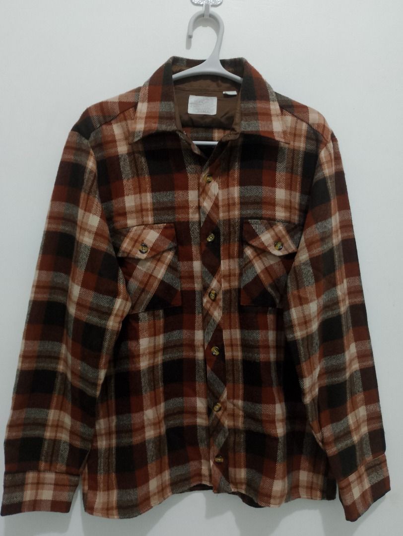 Vintage Sears Plaid Flannel longsleeve (Category: Tshirts & Polo Shirts ) located in Caloocan City. Submitted by saiahcado381263 (Listing ID 1462844530, Image 2). Description: Vintage Sears Plaid Flannel Button-Up Longsleeve 🧣 ₱500 WIDTH: 21 LENGTH: 26 SIZE: MEDUIM TO LARGE Brand: Sears (An iconic American department store brand whose vintage workwear lines are highly collectible). Material: 100% Acrylic (Giving it a thick, soft, wool-like textu