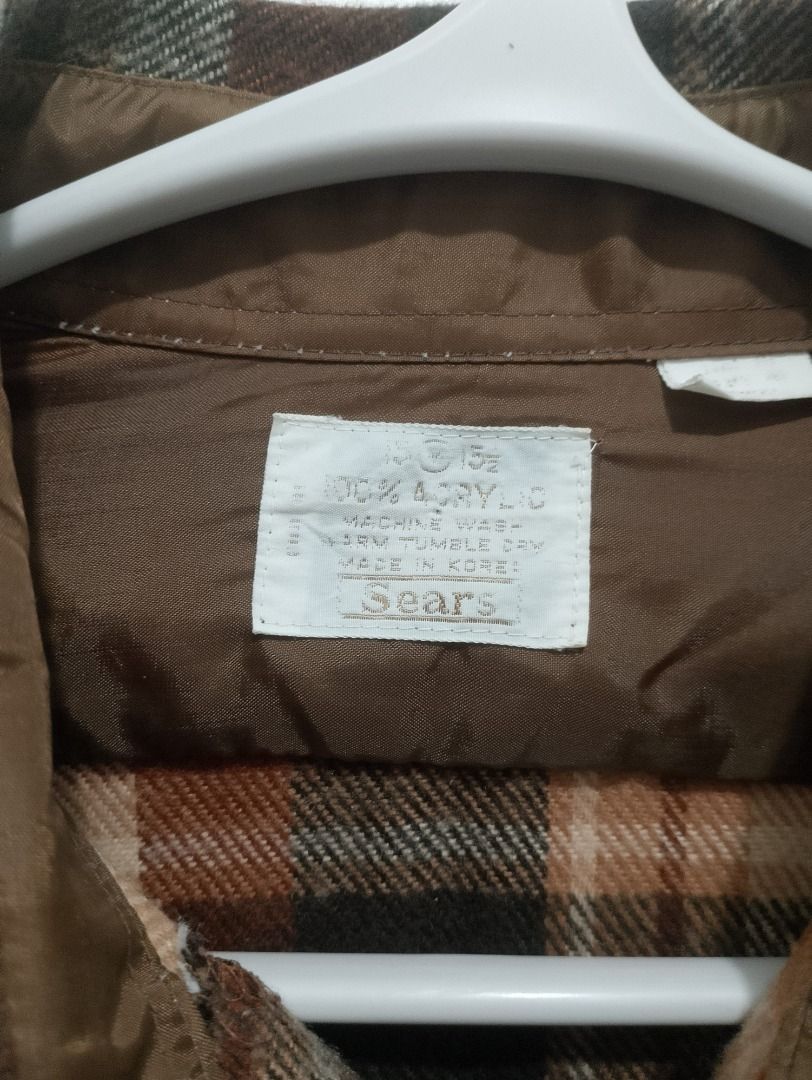 Vintage Sears Plaid Flannel longsleeve (Category: Tshirts & Polo Shirts ) located in Caloocan City. Submitted by saiahcado381263 (Listing ID 1462844530, Image 3). Description: Vintage Sears Plaid Flannel Button-Up Longsleeve 🧣 ₱500 WIDTH: 21 LENGTH: 26 SIZE: MEDUIM TO LARGE Brand: Sears (An iconic American department store brand whose vintage workwear lines are highly collectible). Material: 100% Acrylic (Giving it a thick, soft, wool-like textu