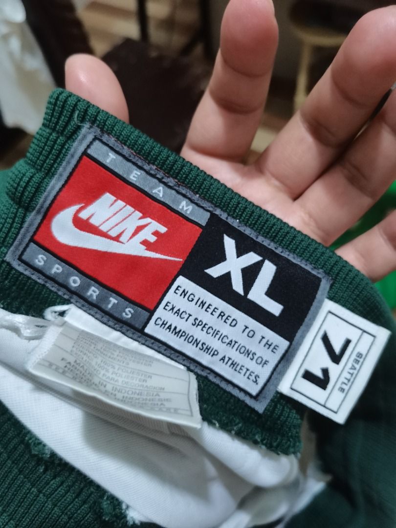 Vintage Seattle Sonics X nike Shorts (Category: Shorts) located in Camalig. Submitted by eldernace276984 (Listing ID 1462704162, Image 3). Description: 40 to 49 xl to 3xl.
