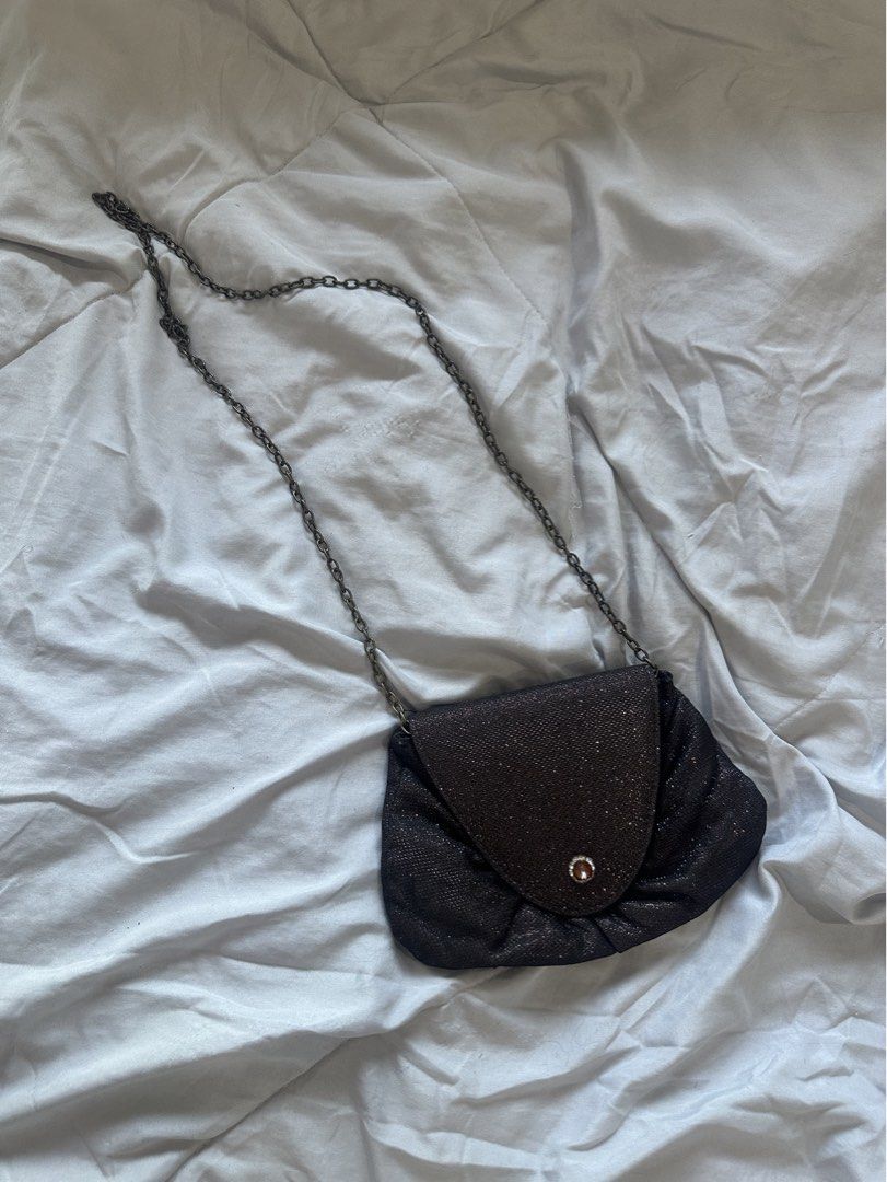 Vintage sling bag (Category: Cross-body Bags) located in Paranaque City. Submitted by celinegab (Listing ID 1462707017, Image 2). Description: Issue: front charm is missing an accent gem.