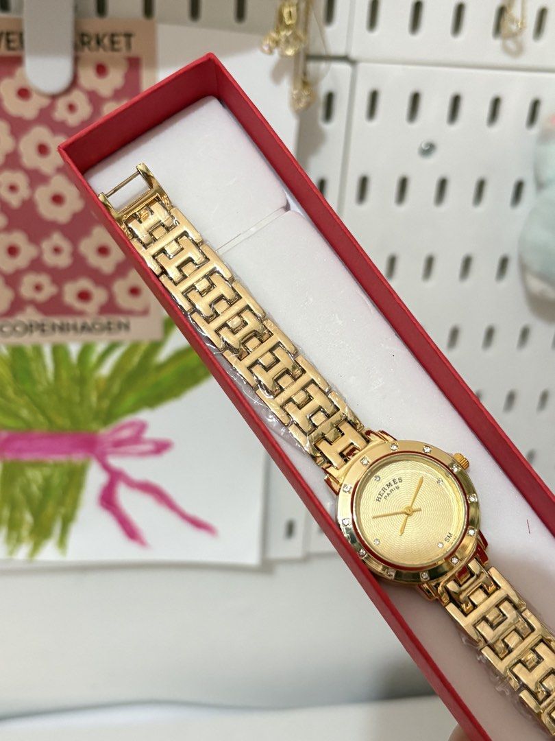 Vintage Watch w/ box (Category: Women's Watches) located in Dasmarinas. Submitted by ellemrxi (Listing ID 1462859601, Image 1). Description: .