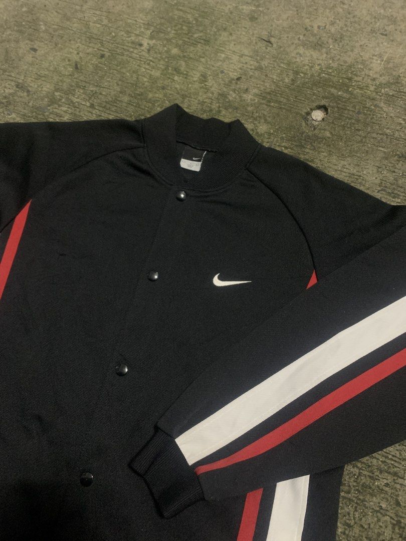Vintage y2k nike varsity jacket (Category: Hoodies) located in Agdangan. Submitted by daily_picks.276 (Listing ID 1462769207, Image 2). Description: Xl on tag W24 L30 Issue see last pic (Removable kaya kutkuten ) .