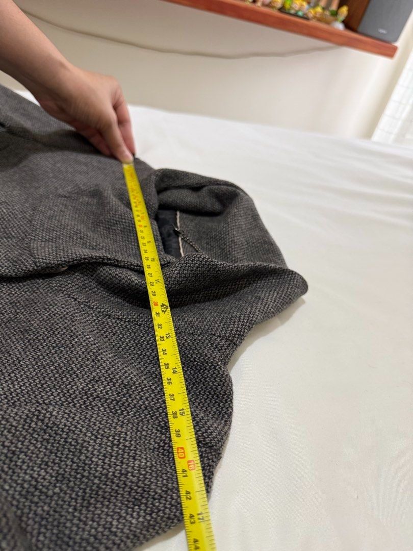 W H&M belted blazer 01903 (Category: Coats, Jackets and Outerwear) located in Paranaque City. Submitted by kkattspreloved2 (Listing ID 1462813857, Image 3). Description: Size 40 on tag Polyester viscose fabric ❗️Items are already washed and ready to wear ❗️Mixed of personal preloved items and personal handpicked ❗️Limit your Expectations based on the price of the items that you are buying ❗️Reservation for paid items only ❗️Payment first basis no