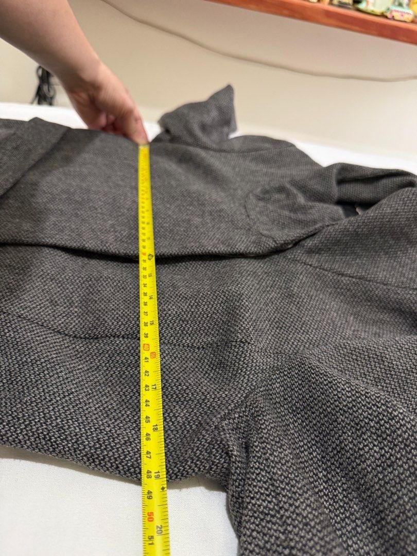 W H&M belted blazer 01903 (Category: Coats, Jackets and Outerwear) located in Paranaque City. Submitted by kkattspreloved2 (Listing ID 1462813857, Image 2). Description: Size 40 on tag Polyester viscose fabric ❗️Items are already washed and ready to wear ❗️Mixed of personal preloved items and personal handpicked ❗️Limit your Expectations based on the price of the items that you are buying ❗️Reservation for paid items only ❗️Payment first basis no