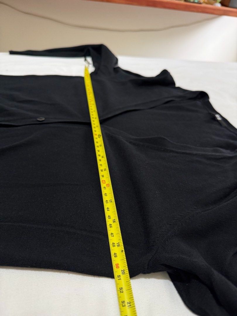 W Uniqlo cardigan 01910 (Category: Longsleeves) located in Paranaque City. Submitted by kkattspreloved2 (Listing ID 1462828049, Image 2). Description: Large on tag Signs of usage ❗️Items are already washed and ready to wear ❗️Mixed of personal preloved items and personal handpicked ❗️Limit your Expectations based on the price of the items that you are buying ❗️Reservation for paid items only ❗️Payment first basis no to COD ❗️No sh0pee check out ❗