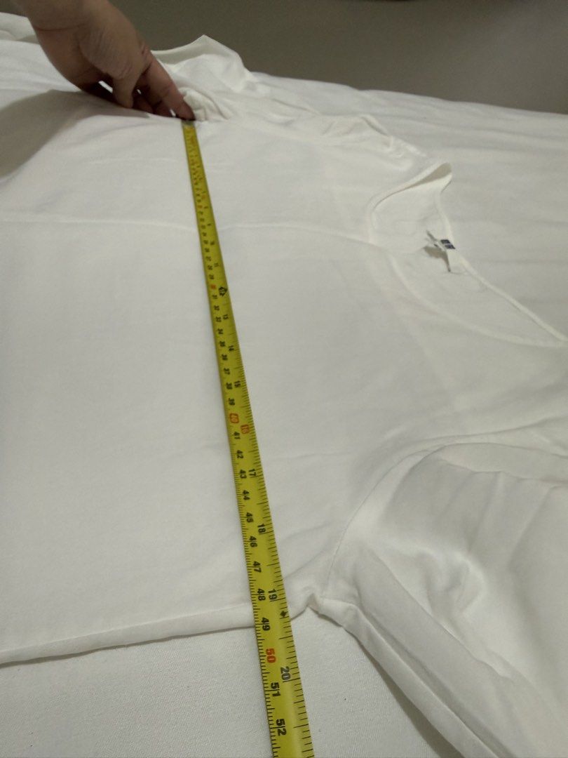 W Uniqlo Rayon long sleeve 01924 (Category: Sleeveless) located in Paranaque City. Submitted by kkattspreloved (Listing ID 1462789685, Image 2). Description: Medium on tag Thin Rayon fabric ❗️Items are already washed and ready to wear ❗️Mixed of personal preloved items and personal handpicked ❗️Limit your Expectations based on the price of the items that you are buying ❗️Reservation for paid items only ❗️Payment first basis no to COD ❗️No sh0pee 