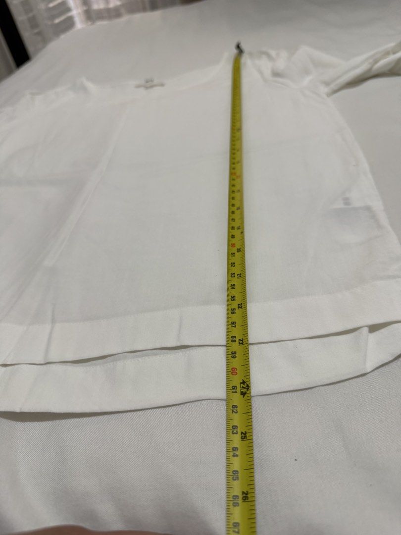W Uniqlo Rayon long sleeve 01924 (Category: Sleeveless) located in Paranaque City. Submitted by kkattspreloved (Listing ID 1462789685, Image 3). Description: Medium on tag Thin Rayon fabric ❗️Items are already washed and ready to wear ❗️Mixed of personal preloved items and personal handpicked ❗️Limit your Expectations based on the price of the items that you are buying ❗️Reservation for paid items only ❗️Payment first basis no to COD ❗️No sh0pee 