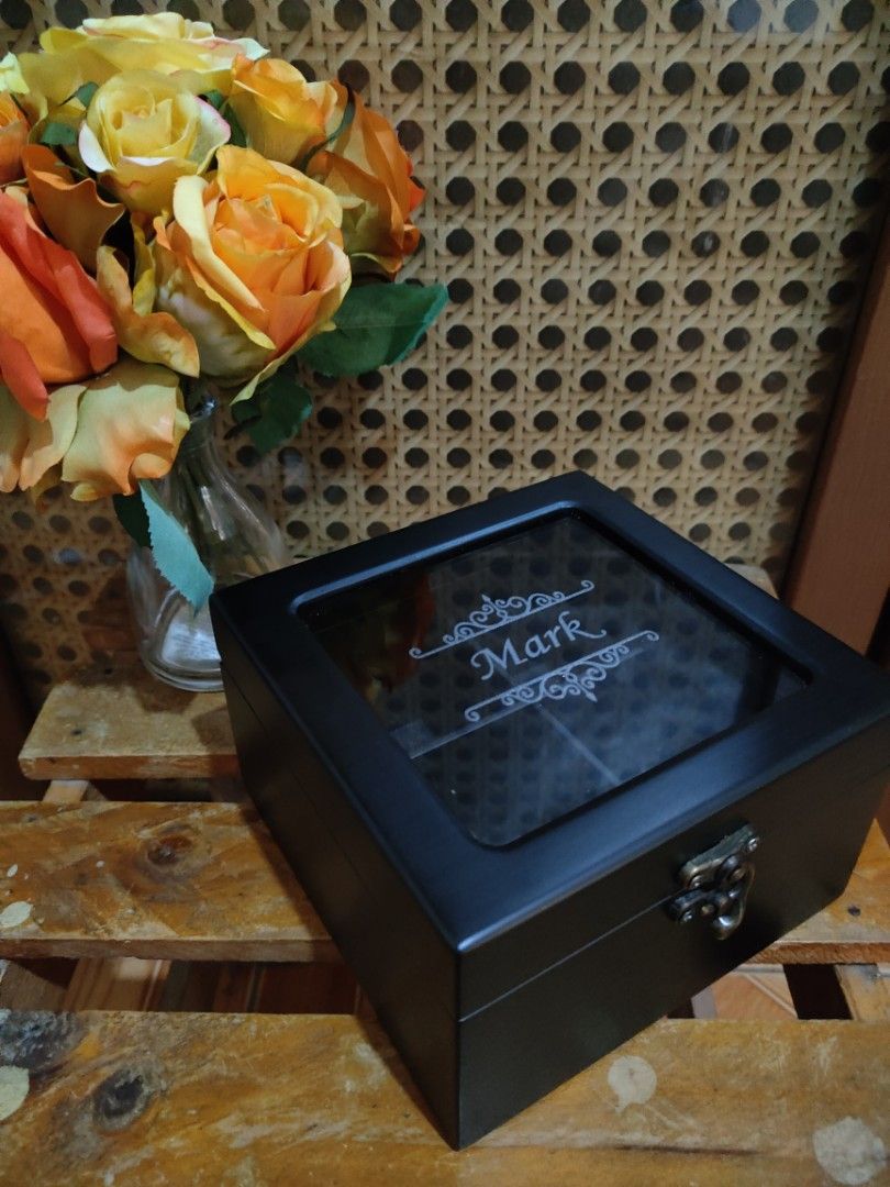 Watch Organizer (Category: Accessory Holder, Box & Organizers) located in Paranaque City. Submitted by jnthn.c (Listing ID 1462717514, Image 1). Description: Watch Organizer Black.