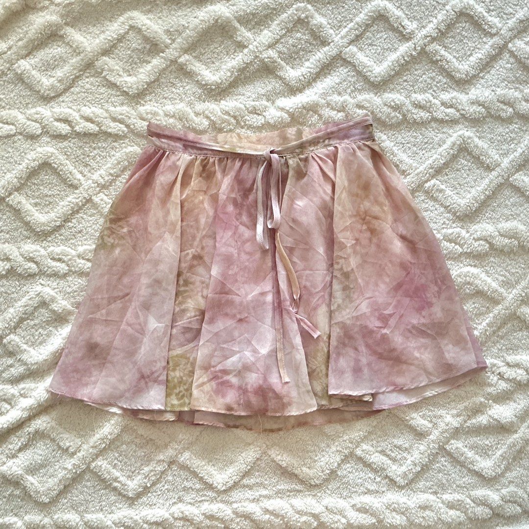 Whimsy skirt (Category: Skirts) located in Baguio. Submitted by deardiaryy (Listing ID 1462702071, Image 1). Description: Dimes: W: 26” and below (waist can be cinched with the tie” L: 16” Minor flaw: Loose threads below (check photo).