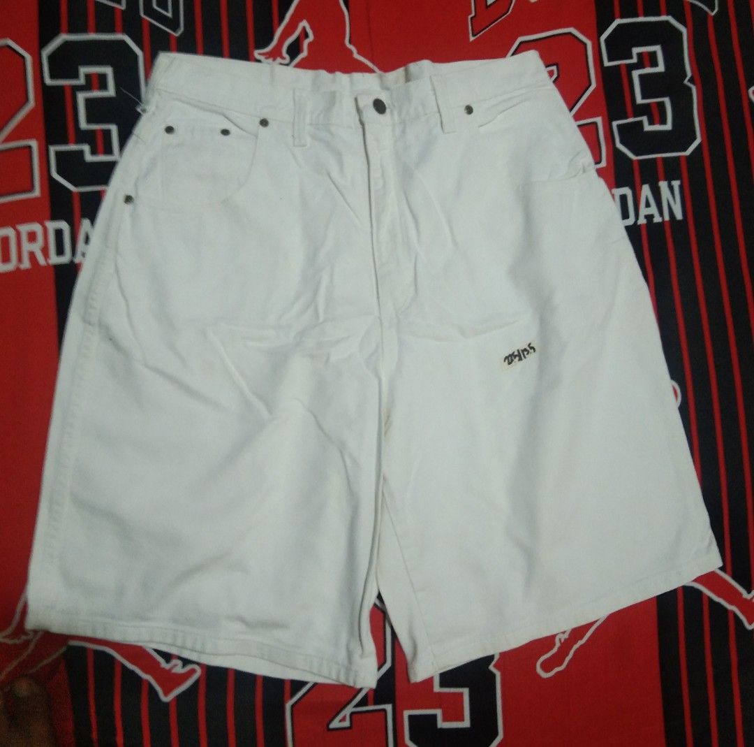 White Denim Shorts (Category: Shorts) located in Quezon City. Submitted by aljonbermu25659 (Listing ID 1462738859, Image 1). Description: - Classic white denim shorts - Five-pocket styling - Button and zip fly closure - Small embroidered logo detail on right pocket - Ideal for everyday casual wear - Comfortable fit.