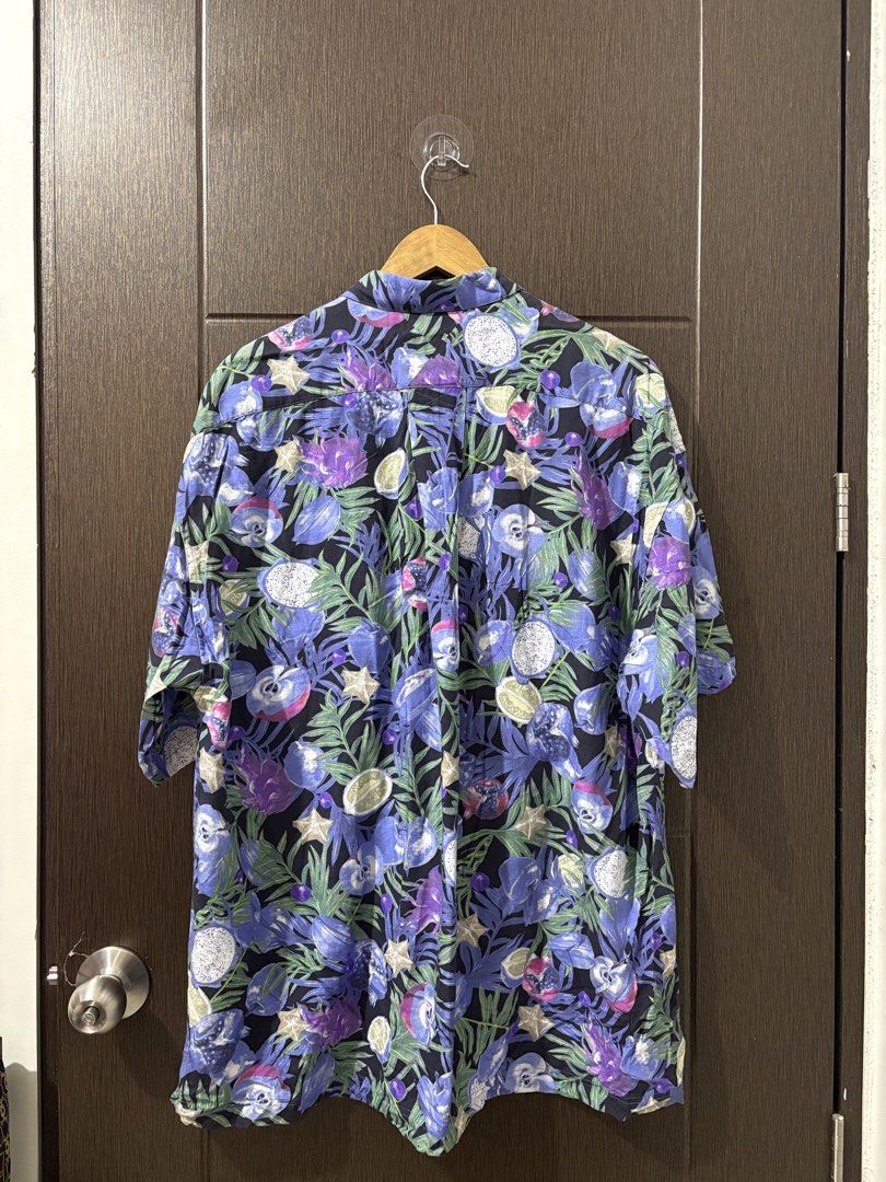 WHITE MOUNTAINEERING FRUIT PATTERN POLO BUTTON DOWN (Category: Tshirts & Polo Shirts ) located in Naga. Submitted by sislovesme (Listing ID 1462712211, Image 3). Description: •9/10 CONDITION •NO FLAWS •SIZE 3 •W 23 INCHES •L 30 INCHES.