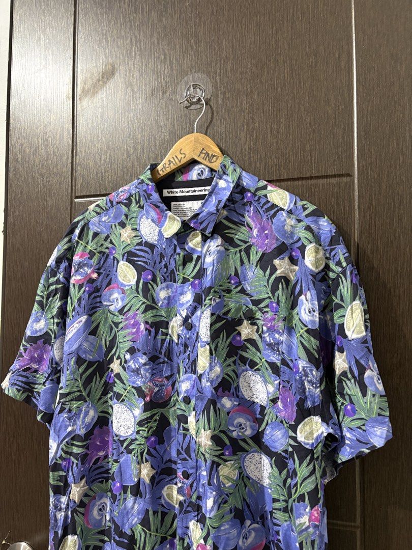 WHITE MOUNTAINEERING FRUIT PATTERN POLO BUTTON DOWN (Category: Tshirts & Polo Shirts ) located in Naga. Submitted by sislovesme (Listing ID 1462712211, Image 2). Description: •9/10 CONDITION •NO FLAWS •SIZE 3 •W 23 INCHES •L 30 INCHES.