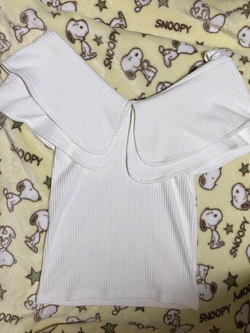 White Ribbed Off-Shoulder Top (Category: Blouses) located in Manila. Submitted by faerikhae (Listing ID 1462861709, Image 1). Description: .