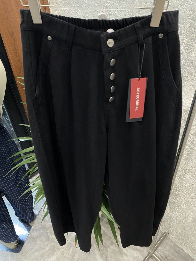 Wide Leg Pants in Black (Category: Jeans) located in Maria Aurora. Submitted by raydett.kelly (Listing ID 1462786473, Image 2). Description: ASTEURREAL (Vietnamese Brand) (Vietnam Men) (Vietnam Clothes) Size Small Small Dimensions Waist:28 inches Length: 38 inches .