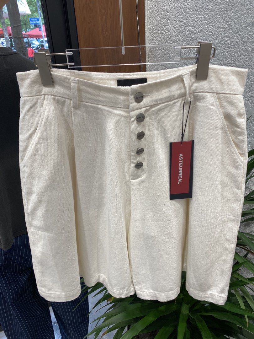 Wide Leg Pleated Kaki Shorts (Category: Shorts) located in Maria Aurora. Submitted by raydett.kelly (Listing ID 1462784036, Image 2). Description: ASTEURREAL (Vietnamese Brand) Size Medium Medium Dimensions Waist: 32 inches Length: 21 inches .