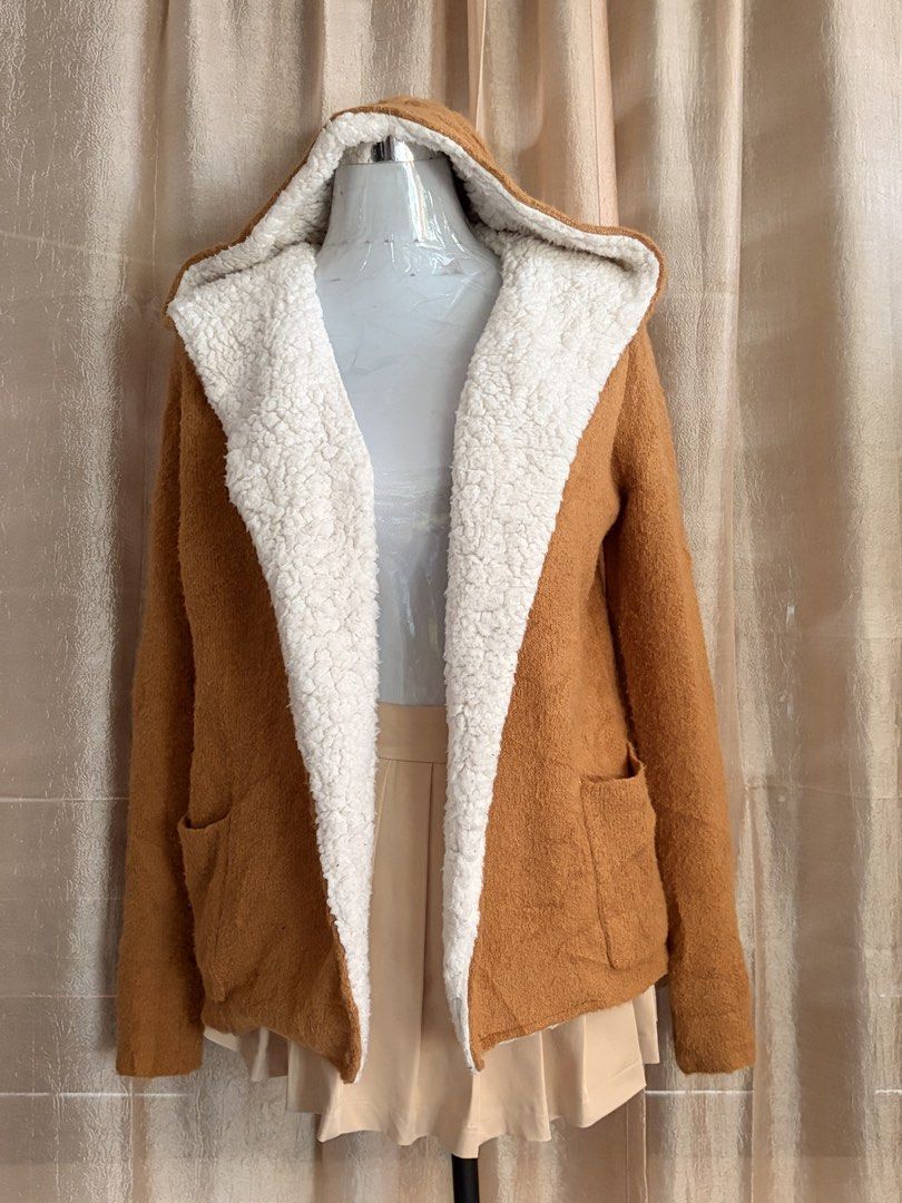 Winter Jacket Coat Hood (Category: Coats, Jackets and Outerwear) located in Palayan City. Submitted by ms.el.apparel (Listing ID 1462690997, Image 2). Description: Faux fur, fleece.