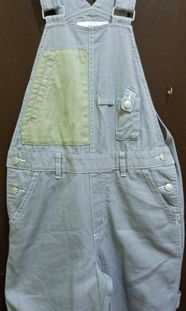 [WOMEN] Authentic Bossini Utility Jumper Overalls (Category: Jumpsuits) located in Calamba. Submitted by gs_gsk_akkv.26 (Listing ID 1462883105, Image 3). Description: [WOMEN'S FASHION] Authentic Bossini Utility Jumper Overalls Price: ₱999 SHIPPED (Free Shipping Nationwide!) Size & Fit: Size XS on tag (Best fits Women's Extra Small to Small frames) Condition: 9/10 (Crisp lightweight canvas fabric, very fresh multi-tone gray/olive earth colors) Det