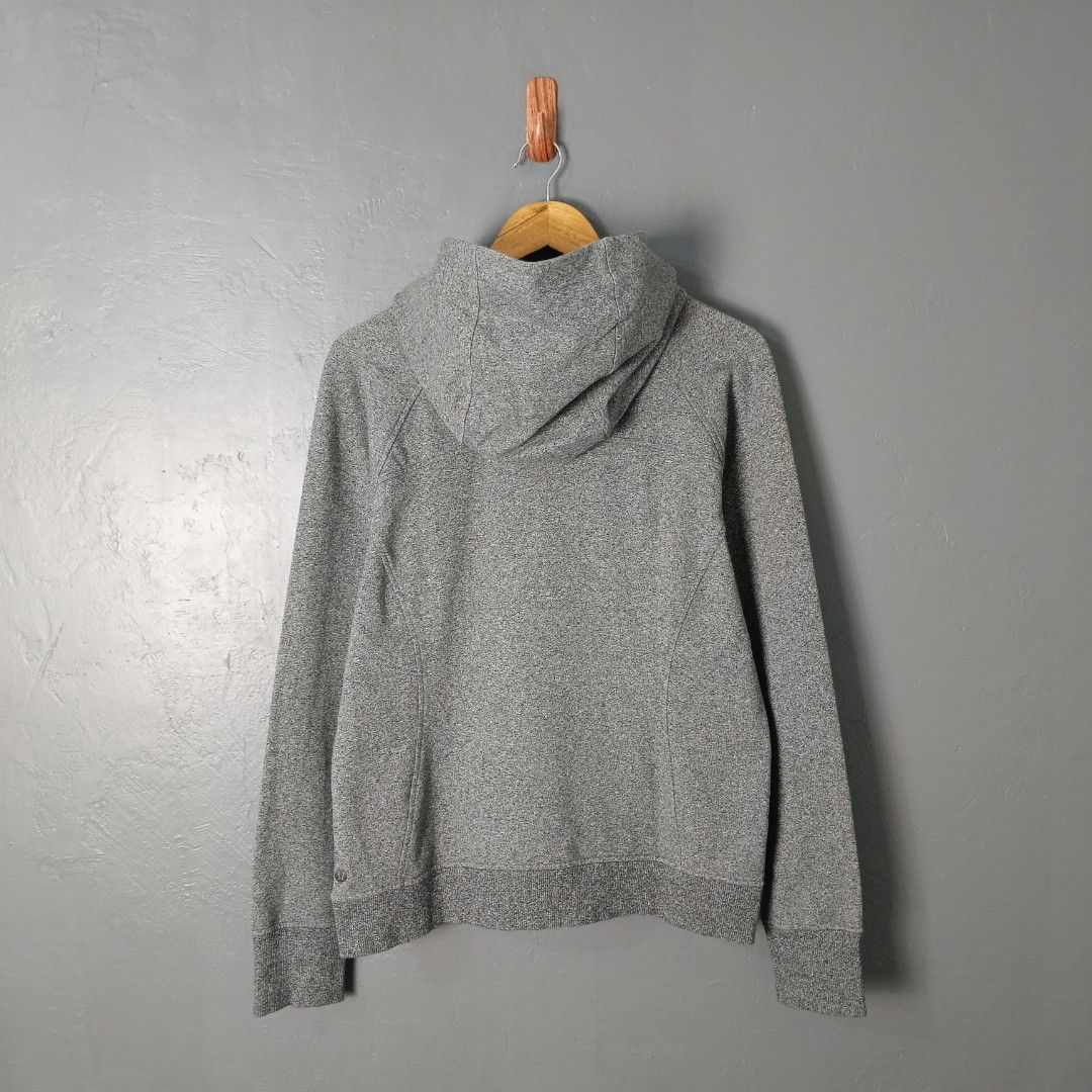 Women's - Lululemon (Category: Coats, Jackets and Outerwear) located in Bacolod City. Submitted by drop.ph (Listing ID 1462837659, Image 3). Description: Lululemon - Scuba Pullover Hoodie Authentic *Size L - 21x24.5 *Good as New *No Flaws *Price: 1,000php *Add SF if outside Bacolod City.