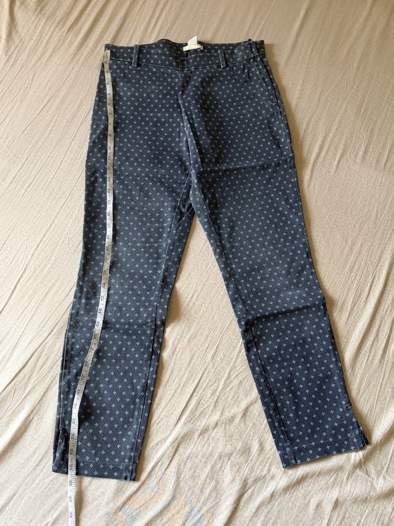 Women’s Printed Pants Size 29 (Category: Jeans) located in Paranaque City. Submitted by shopsuey.2021 (Listing ID 1462686015, Image 2). Description: .