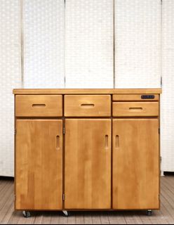 (Category: ) located in . Submitted by FurnitureGallery (Listing ID 1462834525, Image 1). Description: .