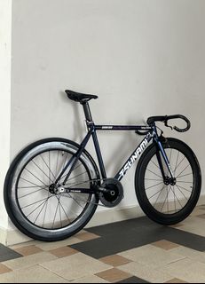(Category: ) located in . Submitted by fixedgear.co (Listing ID 1462873628, Image 1). Description: .