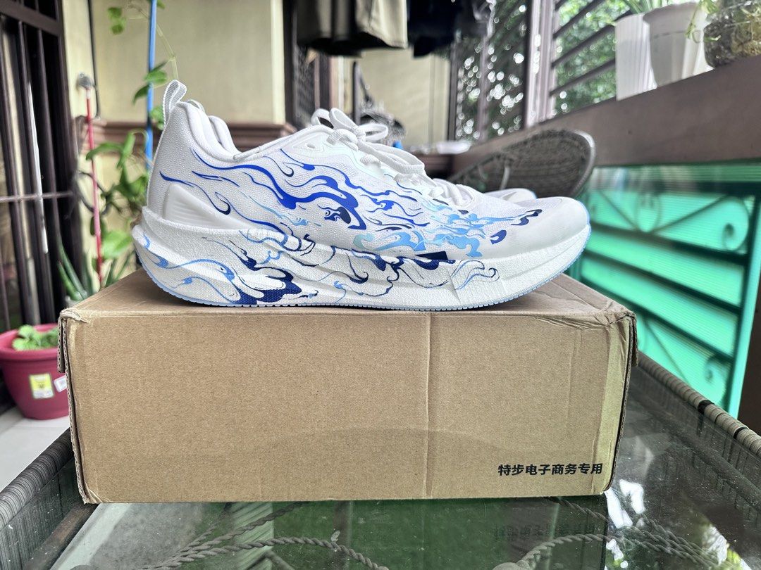 Xtep 2000km 5.0 (Category: Sneakers) located in Quezon City. Submitted by dexneedsit (Listing ID 1462747787, Image 1). Description: used for 5km only clean shoes goods for dailies & long runs .