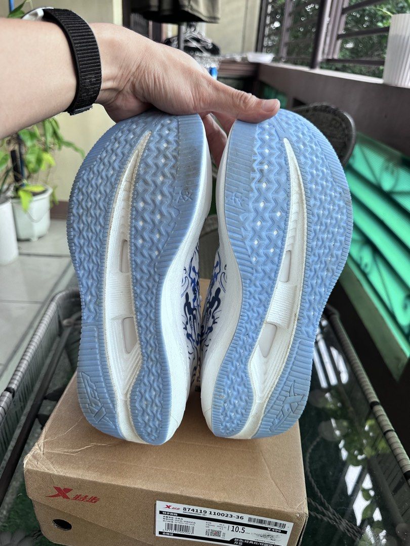 Xtep 2000km 5.0 (Category: Sneakers) located in Quezon City. Submitted by dexneedsit (Listing ID 1462747787, Image 3). Description: used for 5km only clean shoes goods for dailies & long runs .
