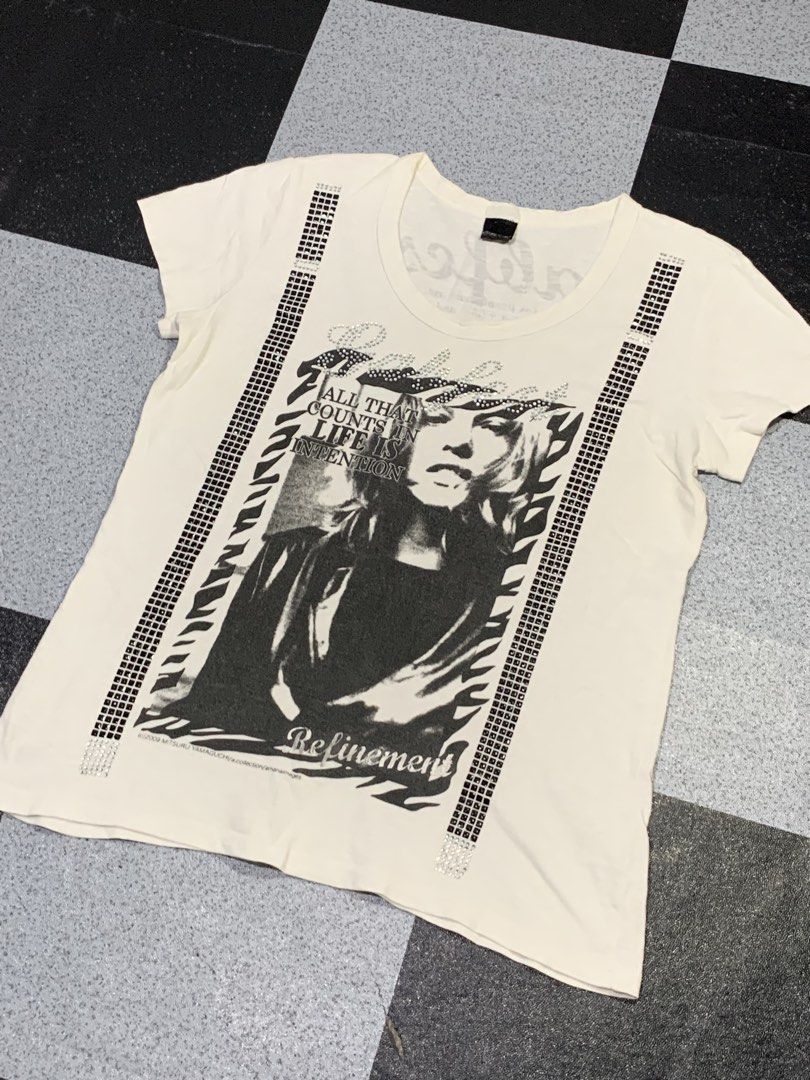 Y2k Band tee (Category: Shirts) located in Angeles City. Submitted by badillajel81176 (Listing ID 1462728824, Image 1). Description: WTS –Y2k Band tee women/Dated 2009 📏 Size: Tag size “Medium “to large 📏 Measurements: Width:20.2 Length: 25.4 💢Issue-No issue ✨ Condition: 10/10 🟦 Color Rate:10/9 📍 Pampanga Angeles City 📦 Shipping available nationwide.