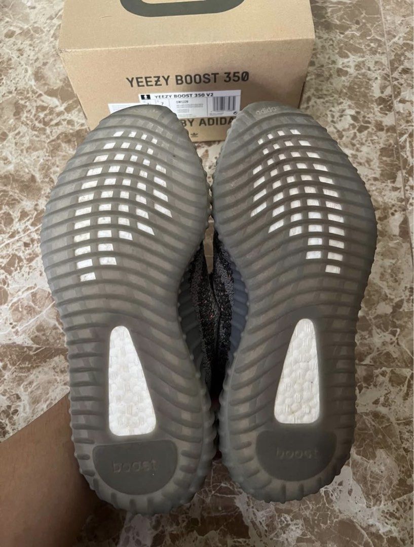 Yeezy Boost 350 Beluga V2 (Category: Sneakers) located in Angeles City. Submitted by decluttering.kimmmyyy (Listing ID 1462722644, Image 3). Description: Size: 7.5US w/ box and complete inserts Worn twice Price is negotiable RFS: Wrong Size.