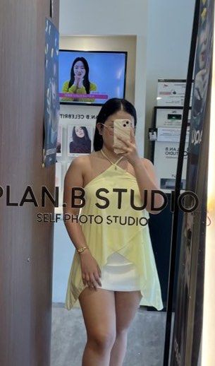 Yellow Layered Halter Neck Top (Category: Sleeveless) located in Pasig City. Submitted by _dar_ (Listing ID 1462771950, Image 3). Description: - Light yellow halter neck top - Layered, flowy design - Ties at the back of the neck - Ideal for beach days or casual outings - Versatile: pairs well with pants or shorts - Comfortable and breezy material.