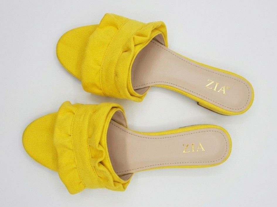Yellow sandals slides (Category: Slippers and slides) located in Bocaue. Submitted by jessdcluters (Listing ID 1462862471, Image 2). Description: .