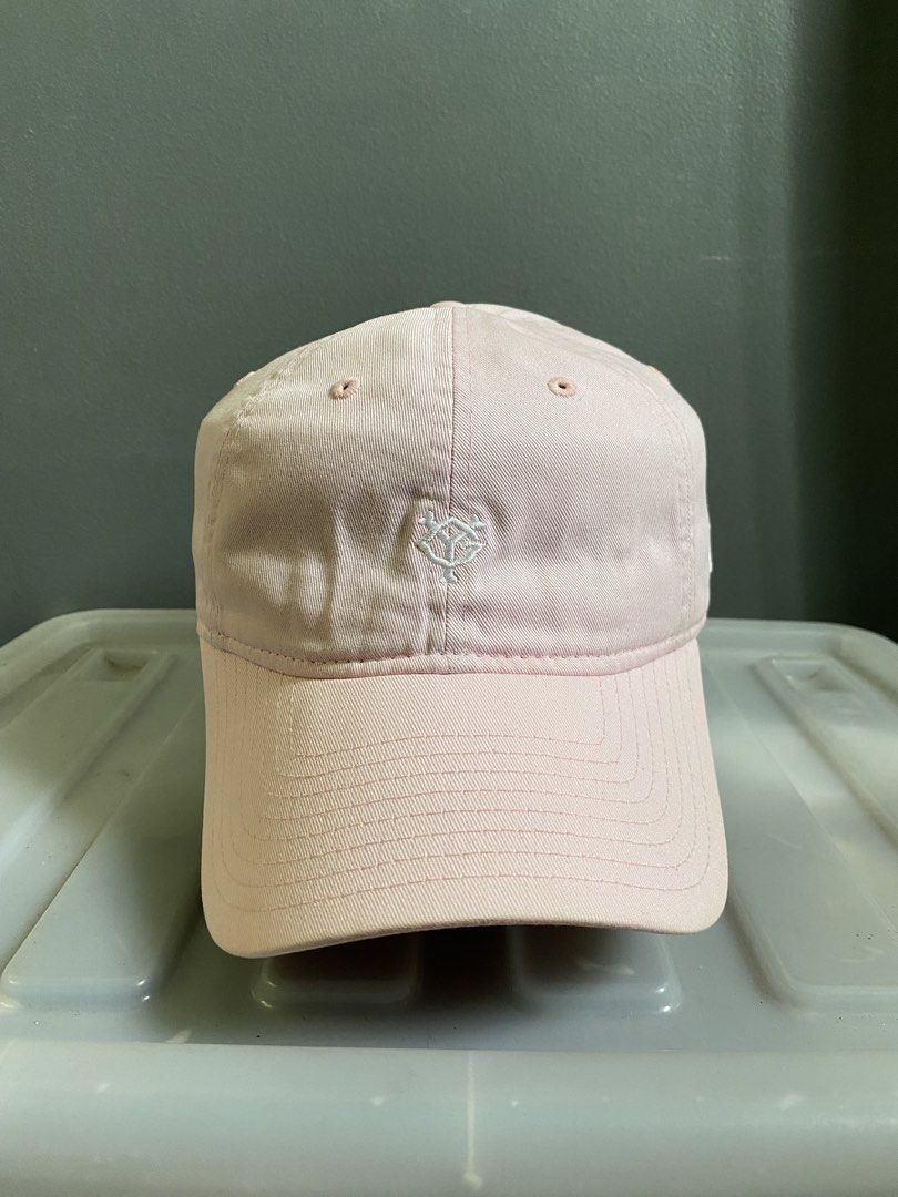 Yomiuri Giants YG. cap womens adjustble cap (Category: Caps & Hats) located in Caloocan City. Submitted by the_good_item05 (Listing ID 1462882031, Image 1). Description: New era yumiuri giants cap original used.
