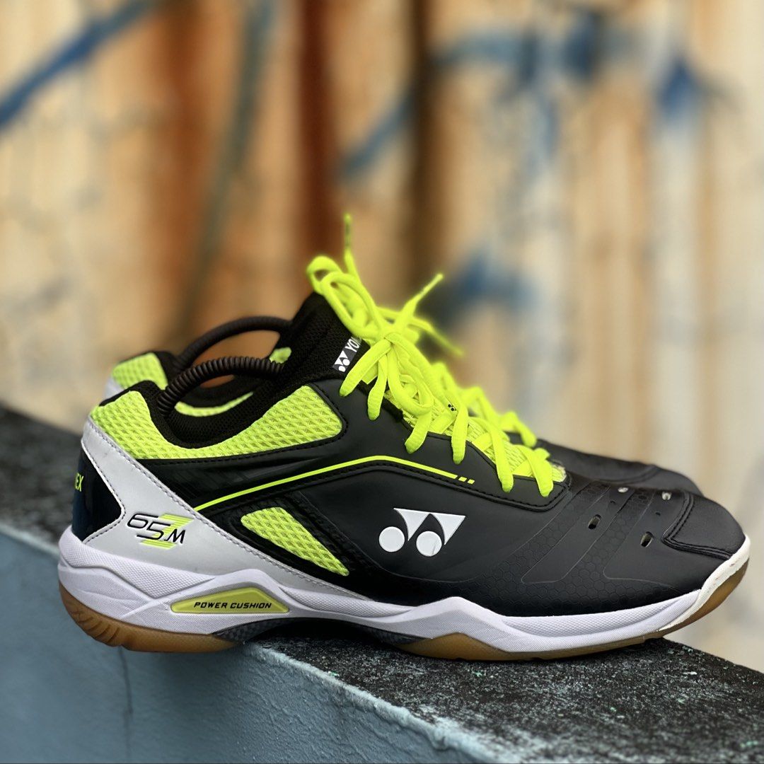 Yonex powercushion 65M badminton pickleball (Category: Sneakers) located in Pasig City. Submitted by store_4_all_season (Listing ID 1462821421, Image 1). Description: Size 9us mens / 27 cm / 42 eu Used - excellent condition No issue 📩📩📩.