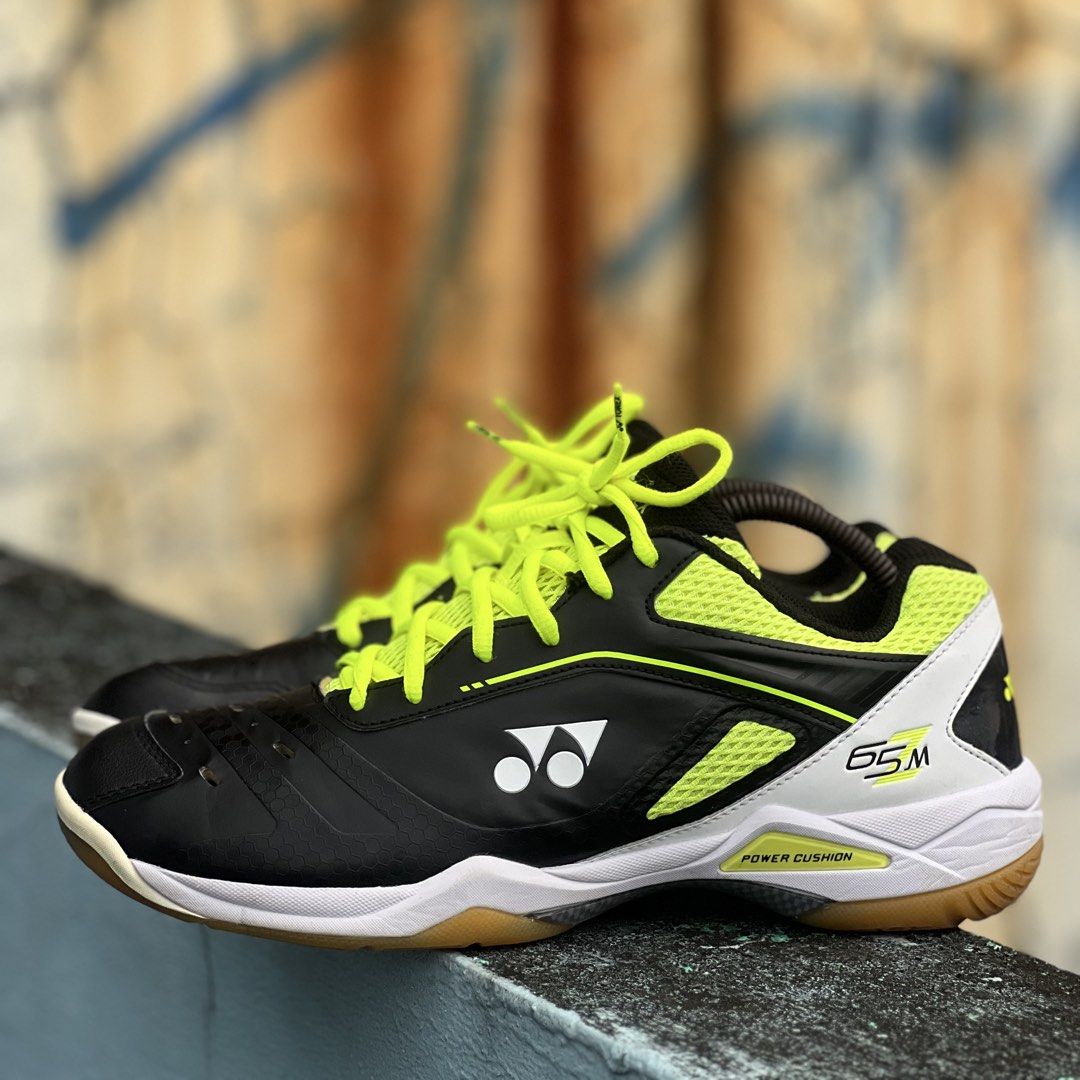 Yonex powercushion 65M badminton pickleball (Category: Sneakers) located in Pasig City. Submitted by store_4_all_season (Listing ID 1462821421, Image 2). Description: Size 9us mens / 27 cm / 42 eu Used - excellent condition No issue 📩📩📩.