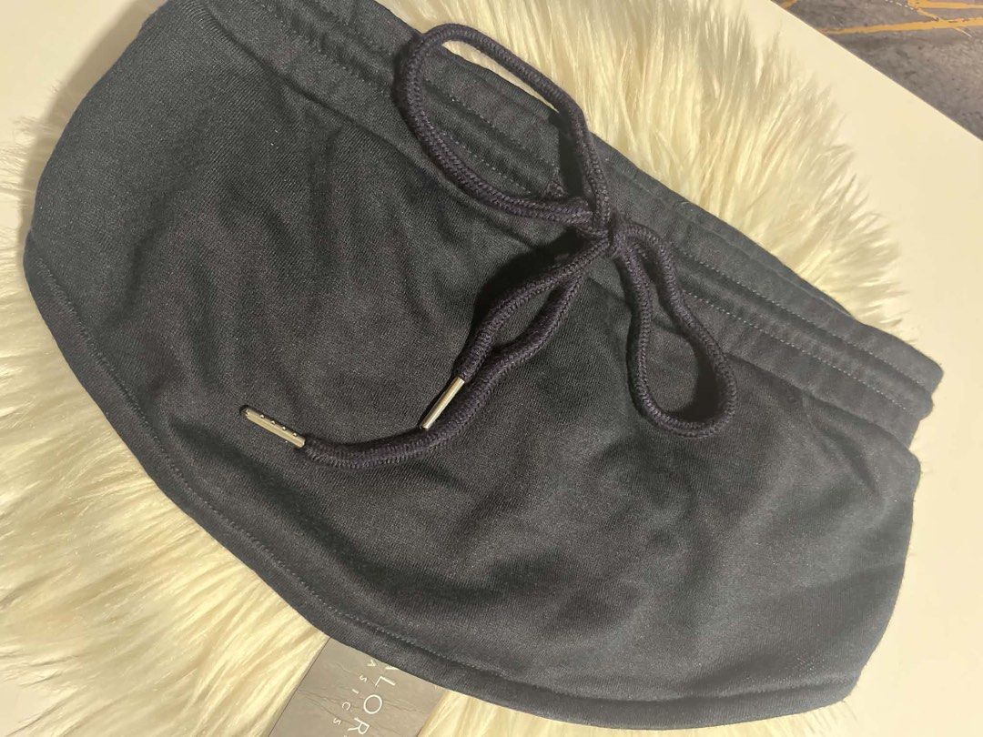 Zalora tie front bandeau top (Category: Others Tops) located in Caloocan City. Submitted by trebdy01 (Listing ID 1462735114, Image 1). Description: .