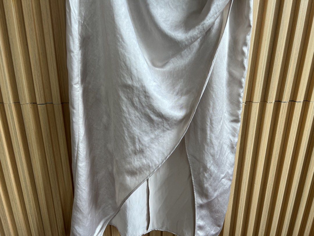 Zara (Category: Skirts) located in Lipa City. Submitted by thyra06 (Listing ID 1462705608, Image 3). Description: Zara latest size large good as new can fit up to30/32.