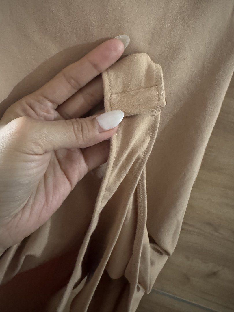 Zara Beige Sleeveless Bodysuit Size S (Category: Sleeveless) located in Quezon City. Submitted by hereshecams (Listing ID 1462723876, Image 3). Description: - Zara beige bodysuit - Sleeveless design - Snap closure at the bottom - Made in Turkey - Comfortable and versatile - Ideal for layering or wearing on its own.