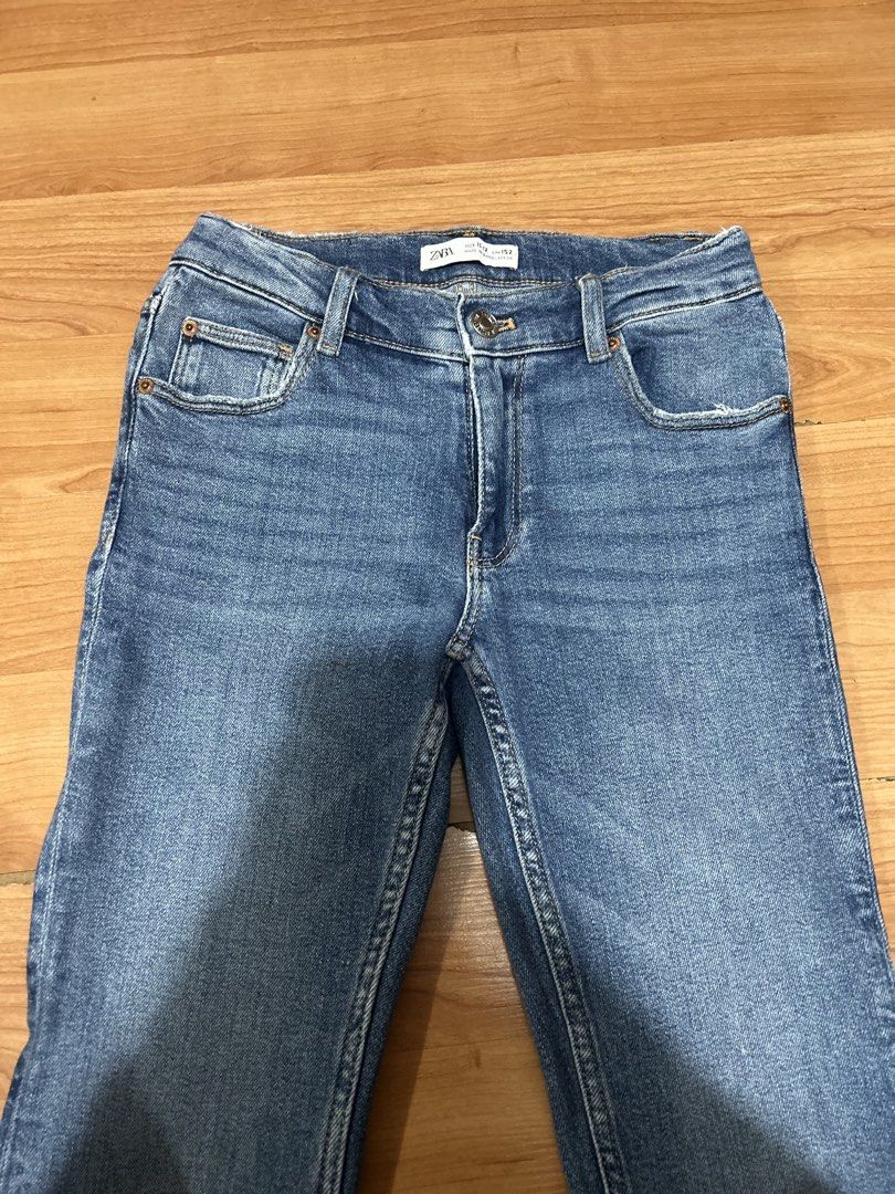 Zara Flared Pants Jeans (Category: Jeans) located in Las Pinas. Submitted by ameothings (Listing ID 1462828396, Image 2). Description: last price posted size 11-12 on tag no when worns (doesnt fit me) adjustable sa waist (as seen on pic) dm if interested!.