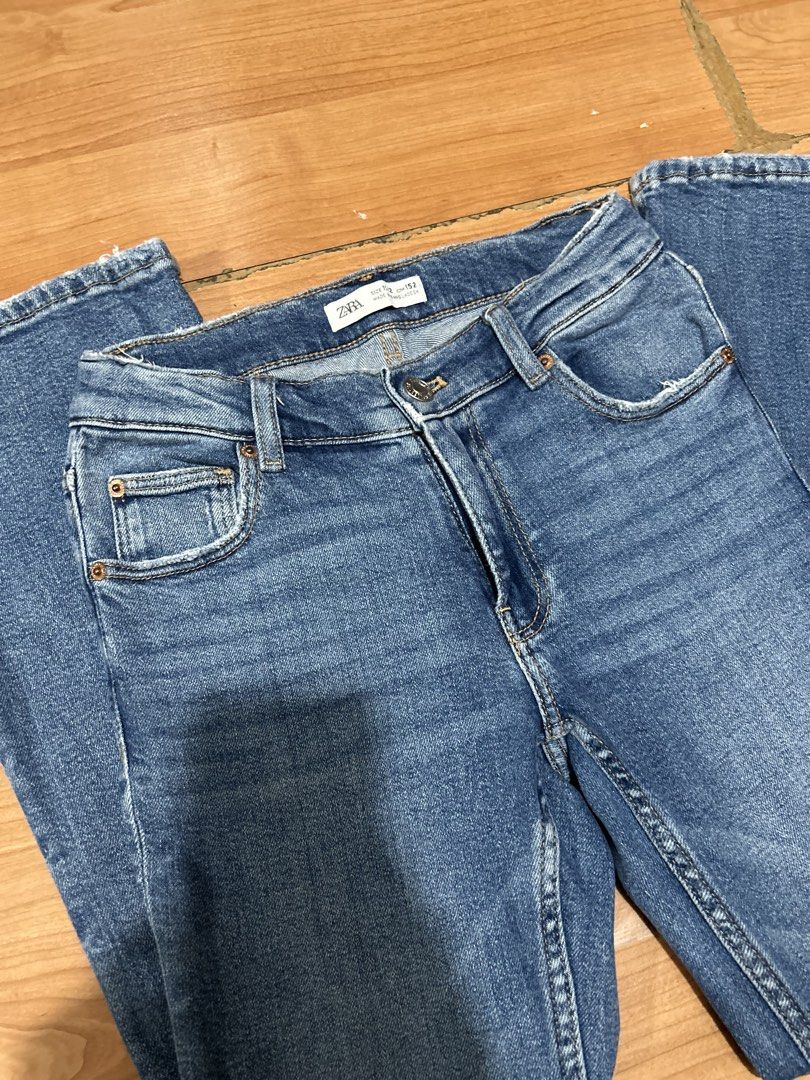 Zara Flared Pants Jeans (Category: Jeans) located in Las Pinas. Submitted by ameothings (Listing ID 1462828396, Image 1). Description: last price posted size 11-12 on tag no when worns (doesnt fit me) adjustable sa waist (as seen on pic) dm if interested!.