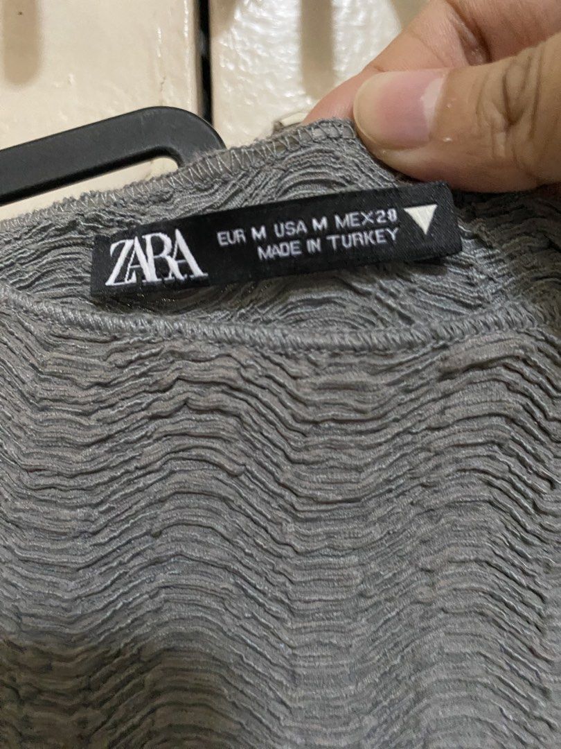 ZARA Grey Textured Long Sleeve Top (Category: Blouses) located in Paranaque City. Submitted by rierie002 (Listing ID 1462785009, Image 2). Description: .