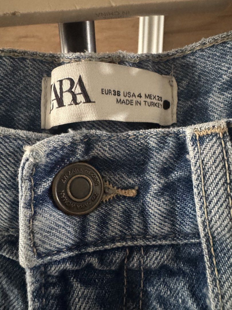 Zara Light Wash Straight Leg Jeans (Category: Jeans) located in Quezon City. Submitted by hereshecams (Listing ID 1462804928, Image 2). Description: - Zara light wash denim jeans - Straight leg cut - Size: EUR 36, US 4, MEX 28 - Made in Turkey - Versatile staple for any wardrobe - Easy to style up or down - For reference im 5’1 .