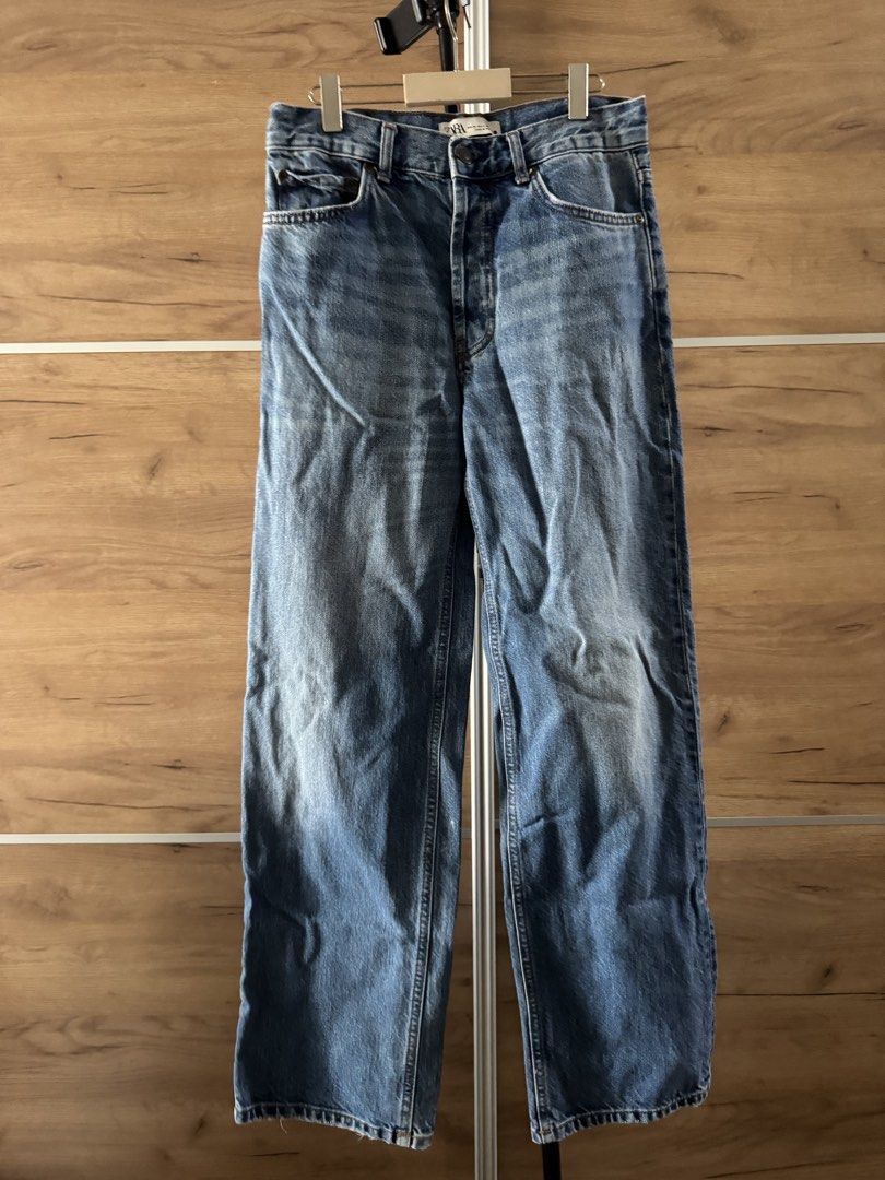 Zara Straight Leg Jeans (Category: Jeans) located in Quezon City. Submitted by hereshecams (Listing ID 1462806272, Image 1). Description: - Zara Straight Leg Jeans - Color: Blue Denim - Closure: Button Fly - Origin: Made in Turkey - Size: EUR 34 / US 2 - Style: Great for a casual look - For reference im 5’1.