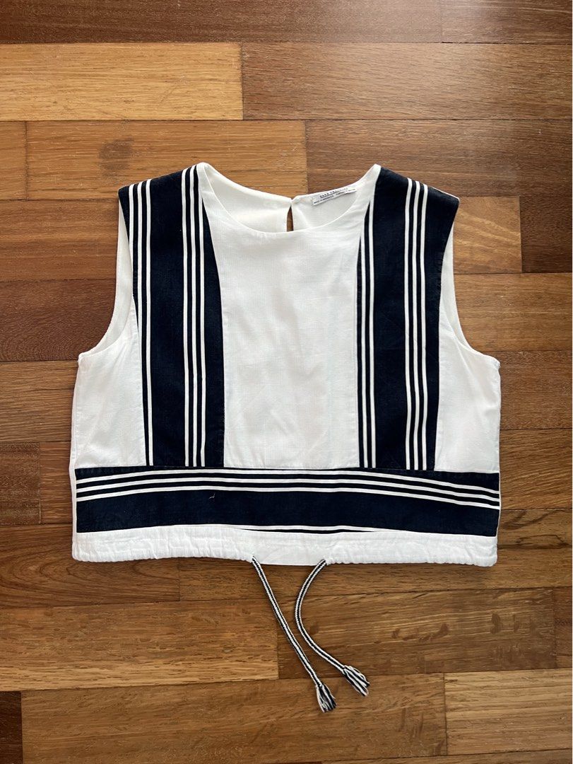 Zara top (Category: Sleeveless) located in Quezon City. Submitted by danicasells (Listing ID 1462736266, Image 1). Description: Used once It’s giving European beach summer vibes ✨ RFS: decluttering.