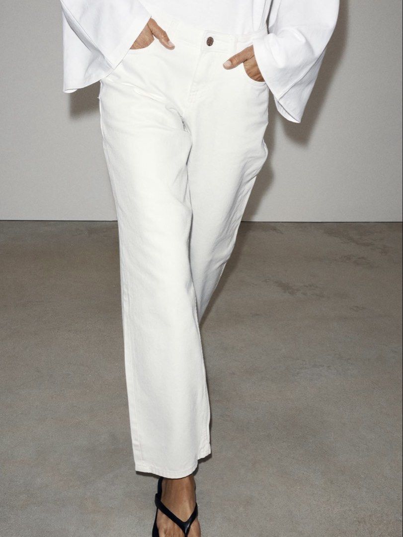 Zara white Pants BRAND NEW (Category: Jeans) located in Manila. Submitted by pureturtle.987af6 (Listing ID 1462710542, Image 2). Description: Brand new, still with tag never used! RFS: wrong size checkout .
