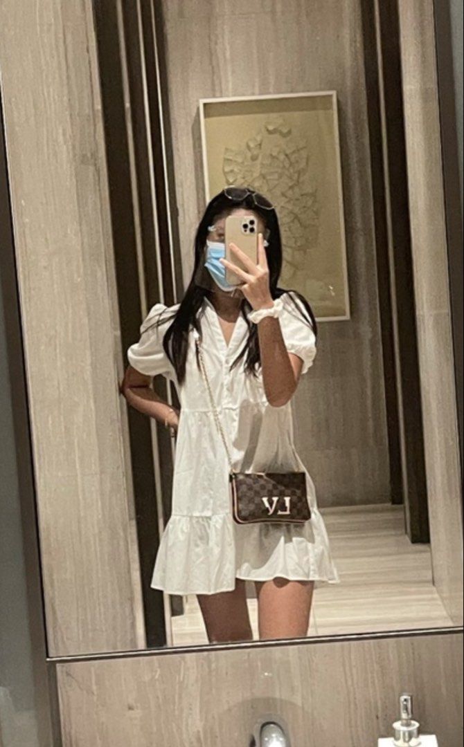 ZARA White puff sleeve mini dress (Category: Dresses) located in Quezon City. Submitted by thshxn21 (Listing ID 1462721889, Image 2). Description: ITEM DETAILS & SELLING TERMS * RFS: Di na nasusuot / Decluttering * Fit Reference/Measurements: * Bust: 34” * Waist: 26” * Hips: 38” SHIPPING & PAYMENT * Delivery: Lalamove only (Buyer shoulders the shipping fee) * Payment via GCash / Bank Transfer PLEASE READ BEFORE BUYING * Pre-loved/Used unless stat