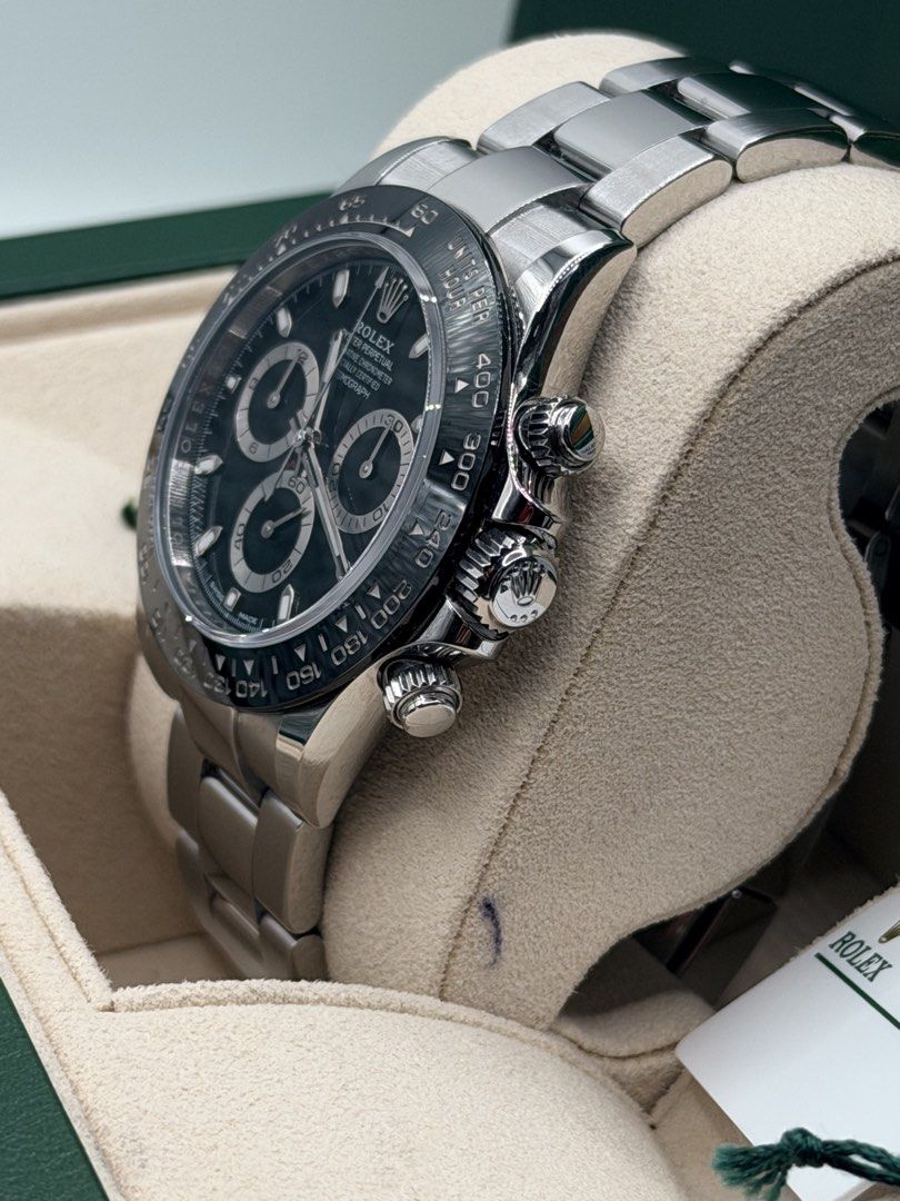 2019 Rolex Daytona Congo (Category: Men's Watches) located in Pasig City. Submitted by nicoestradaa (Listing ID 1459174363, Image 3). Description: Rolex Daytona Congo 40mm 116500LN 2018 year model 9.5/10 condition Local AD Complete set Open for authentication 1.650m.